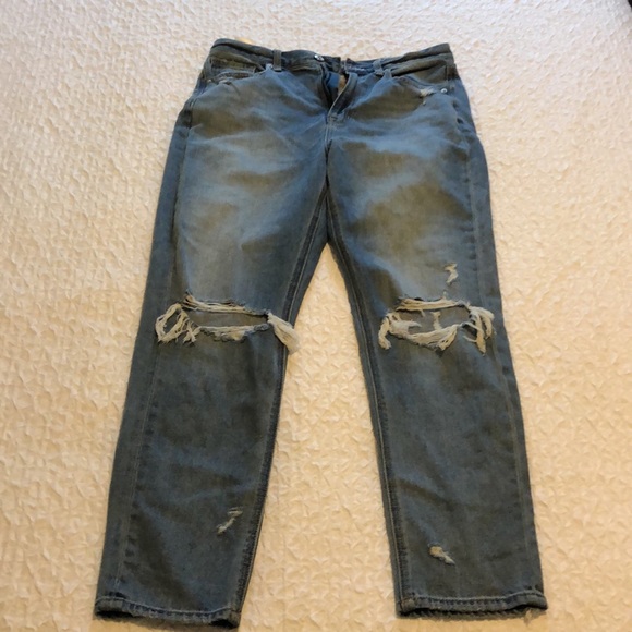AE Ripped Mom Jean - Picture 5 of 8